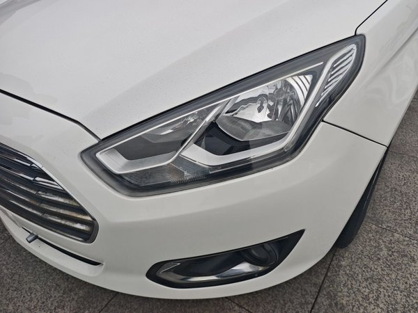 Ford Escort 2015, 127700 км, за 5320 USD - фото 9