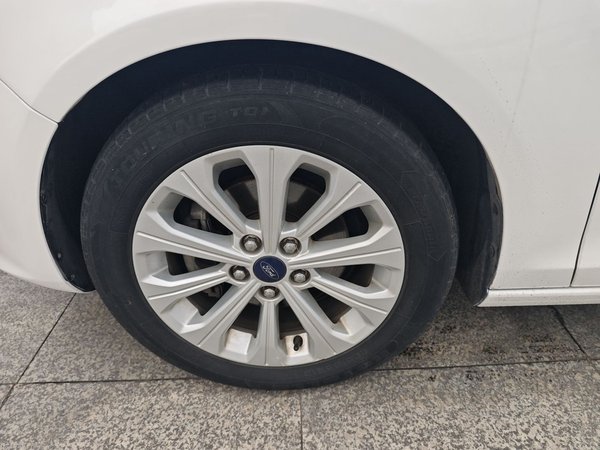 Ford Escort 2015, 127700 км, за 5320 USD - фото 8