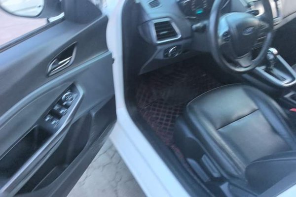 Ford Escort 2015, 134500 км, за 5645 USD - фото 18