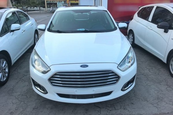Ford Escort 2015, 134500 км, за 5645 USD