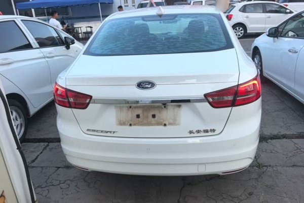 Ford Escort 2015, 134500 км, за 5645 USD
