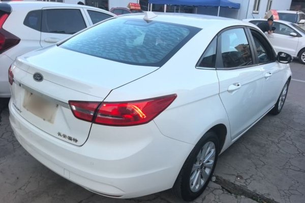 Ford Escort 2015, 134500 км, за 5645 USD - фото 6