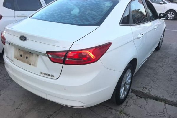 Ford Escort 2015, 134500 км, за 5645 USD - фото 9