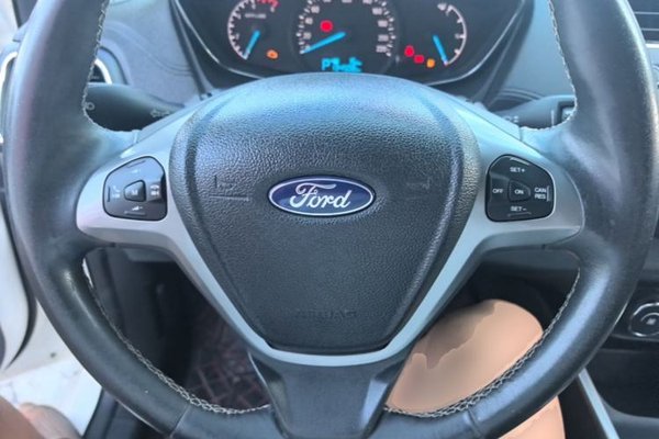 Ford Escort 2015, 134500 км, за 5645 USD - фото 13