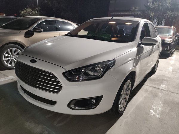 Ford Escort · 2015 год