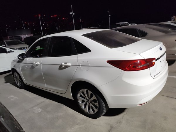 Ford Escort 2015, 148100 км, за 5626 USD