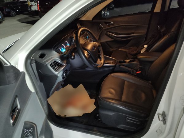 Ford Escort 2015, 148100 км, за 5626 USD - фото 16