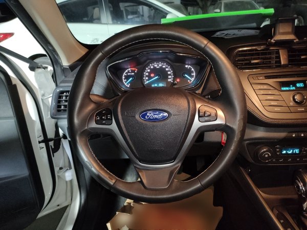 Ford Escort 2015, 148100 км, за 5626 USD - фото 12