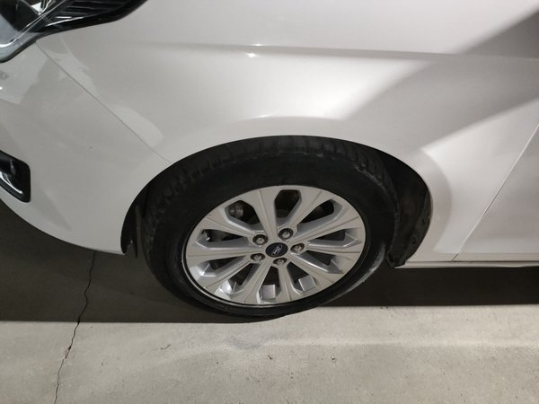 Ford Escort 2015, 148100 км, за 5626 USD - фото 9