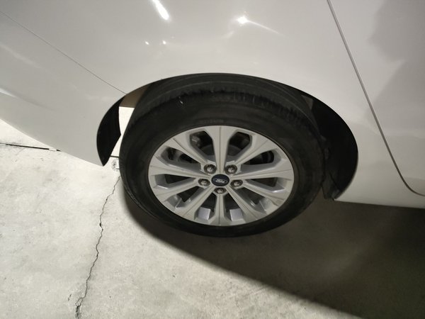 Ford Escort 2015, 148100 км, за 5626 USD - фото 10