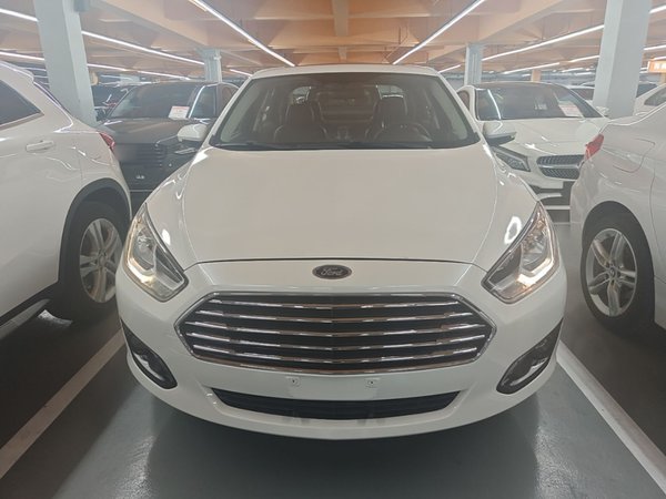 Ford Escort 2015, 159500 км, за 3962 USD