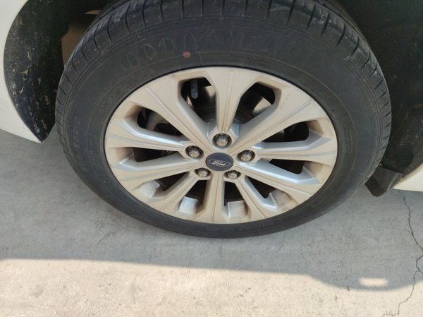 Ford Escort 2015, 185500 км, за 5235 USD - фото 10