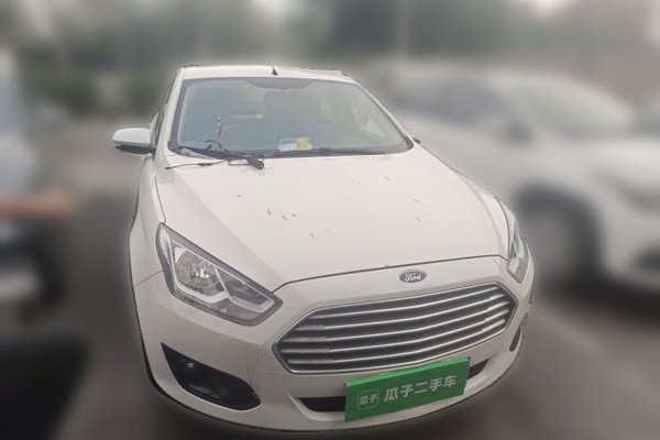 Ford Escort 2015, 71000 км, за 3300 USD