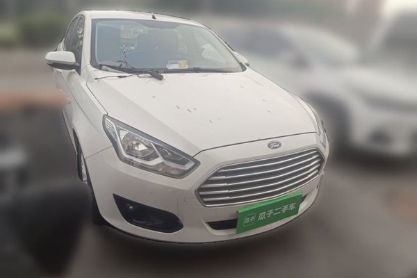 Ford Escort 2015, 71000 км, за 3300 USD