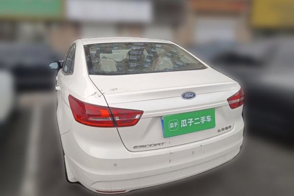 Ford Escort 2015, 71000 км, за 3300 USD
