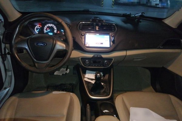 Ford Escort 2015, 74300 км, за 4378 USD - фото 6