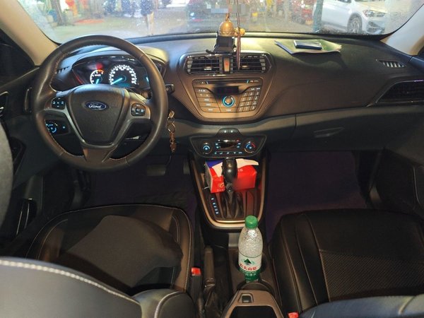 Ford Escort 2015, 88200 км, за 3778 USD - фото 10