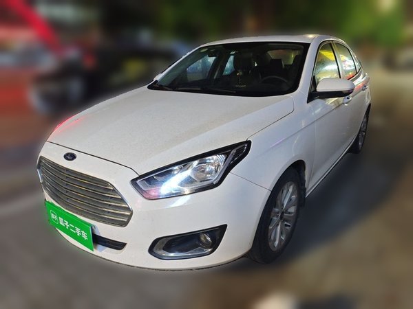 Ford Escort · 2015 год