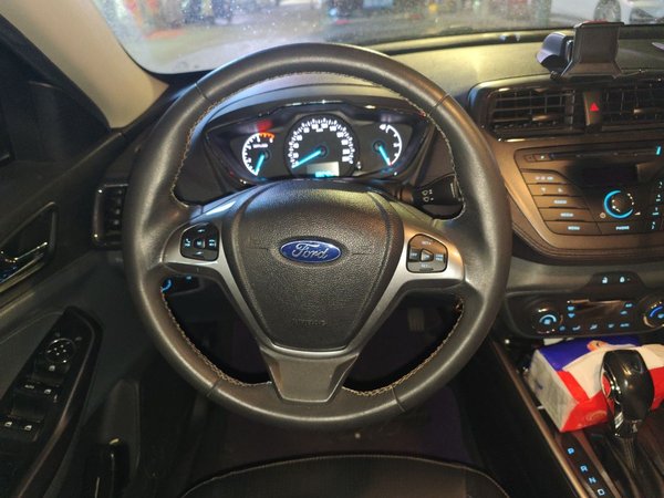 Ford Escort 2015, 88200 км, за 3778 USD - фото 11