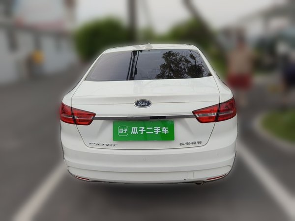 Ford Escort 2015, 89500 км, за 3822 USD