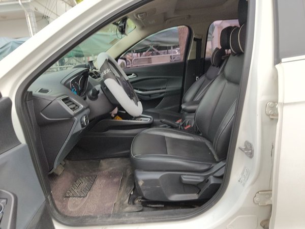 Ford Escort 2015, 89500 км, за 3822 USD - фото 16