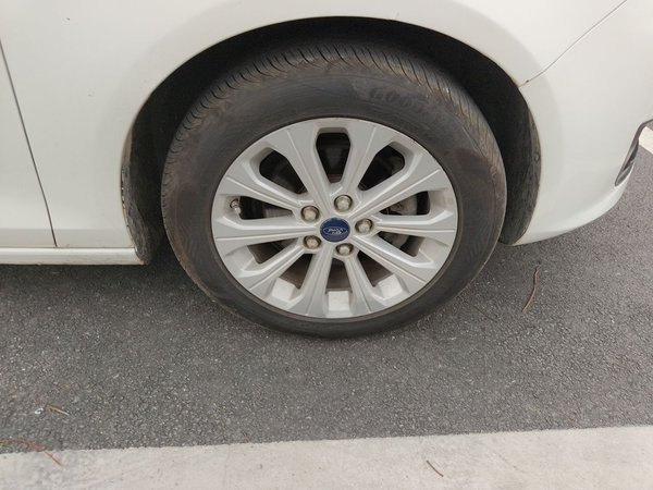 Ford Escort 2015, 89500 км, за 3822 USD - фото 8