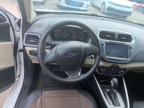Ford Escort 2017, 101100 км, за 5508 USD - фото 14
