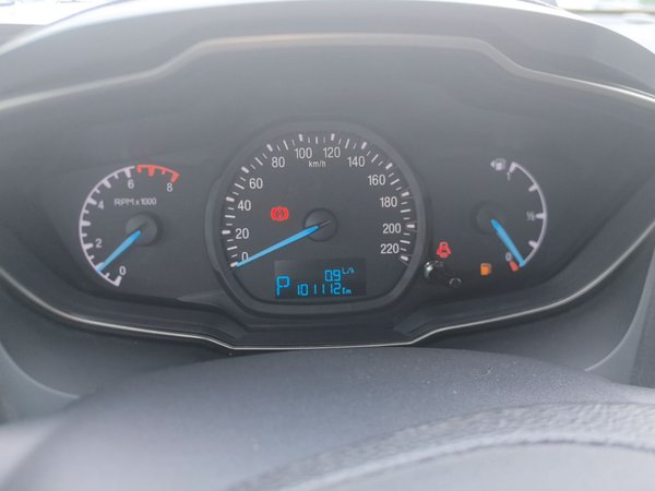 Ford Escort 2017, 101100 км, за 5508 USD - фото 15