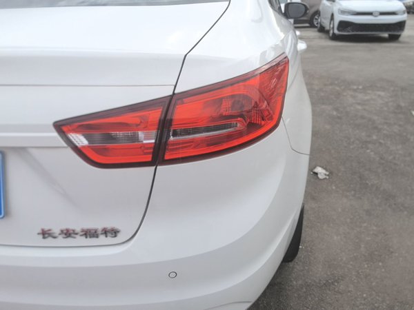 Ford Escort 2017, 101100 км, за 5508 USD - фото 7