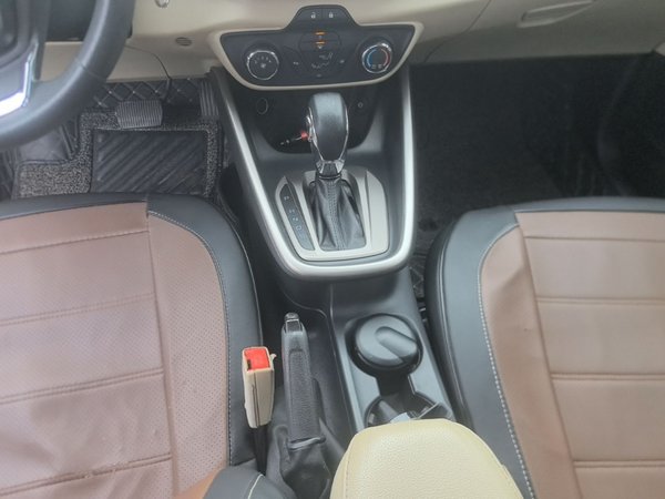 Ford Escort 2017, 101100 км, за 5508 USD - фото 17