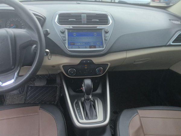 Ford Escort 2017, 101100 км, за 5508 USD - фото 16