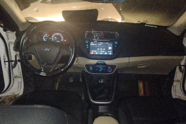 Ford Escort 2017, 110100 км, за 4789 USD - фото 6
