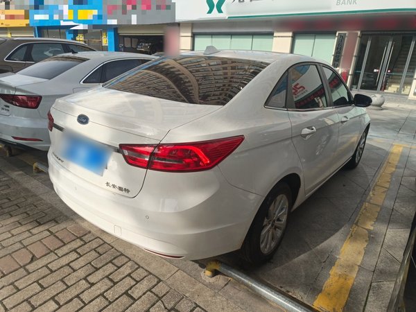 Ford Escort 2017, 117800 км, за 2304 USD - фото 6