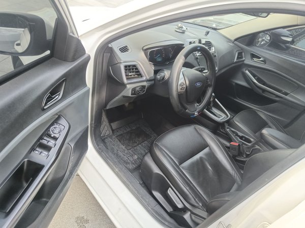 Ford Escort 2017, 117800 км, за 2304 USD - фото 19