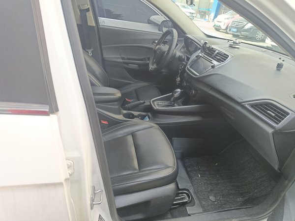 Ford Escort 2017, 117800 км, за 2304 USD - фото 23