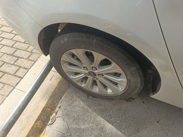 Ford Escort 2017, 117800 км, за 2304 USD - фото 10