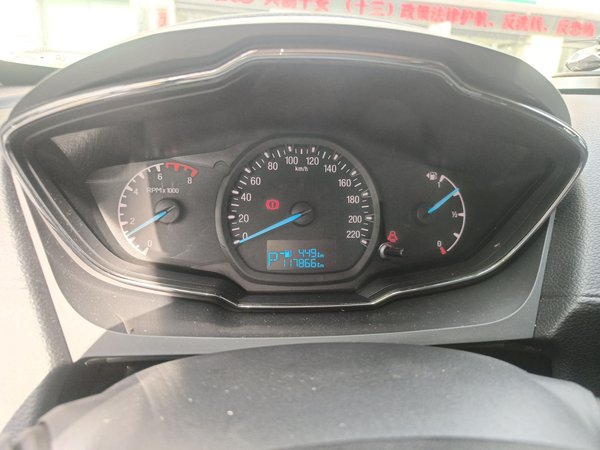 Ford Escort 2017, 117800 км, за 2304 USD - фото 15