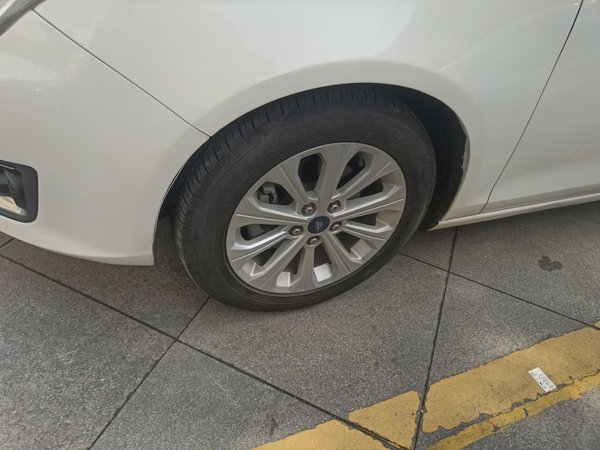 Ford Escort 2017, 117800 км, за 2304 USD - фото 8