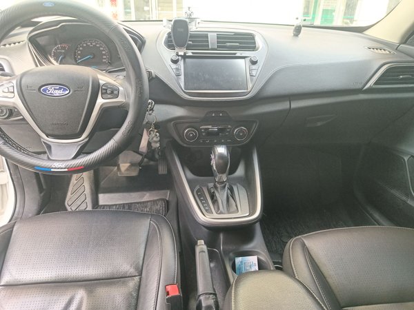 Ford Escort 2017, 117800 км, за 2304 USD - фото 17