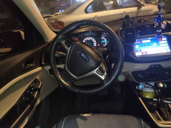 Ford Escort 2017, 125100 км, за 3482 USD - фото 20