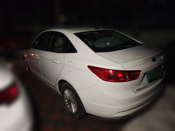 Ford Escort 2017, 144200 км, за 3271 USD