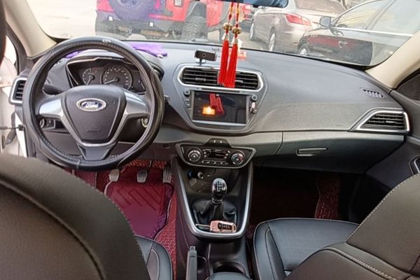 Ford Escort 2017, 30500 км, за 5480 USD - фото 12