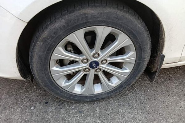 Ford Escort 2017, 30500 км, за 5480 USD - фото 10