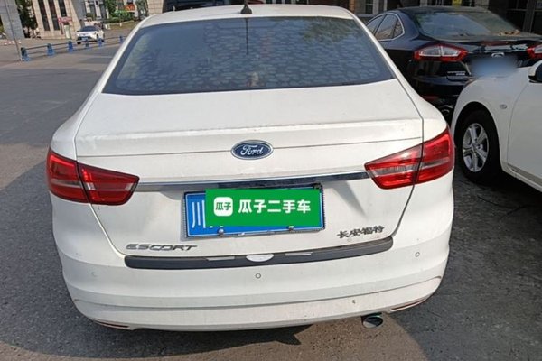 Ford Escort 2017, 30500 км, за 5480 USD