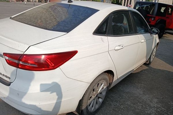 Ford Escort 2017, 30500 км, за 5480 USD - фото 6