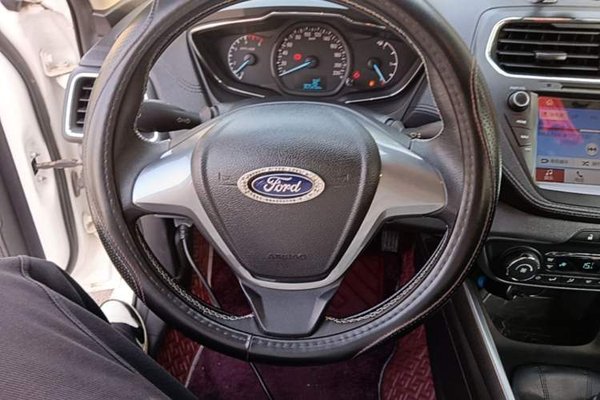 Ford Escort 2017, 30500 км, за 5480 USD - фото 13