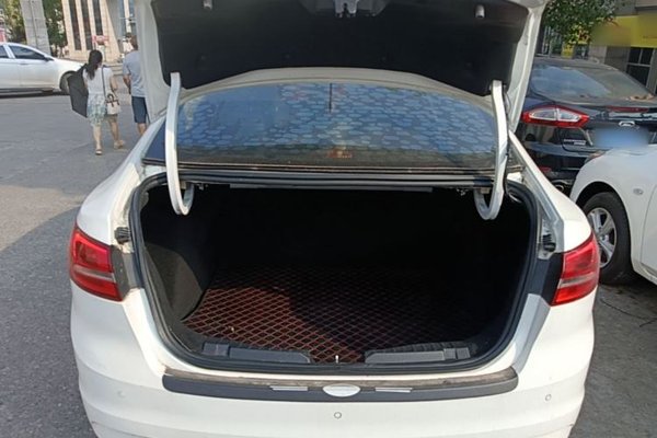 Ford Escort 2017, 30500 км, за 5480 USD - фото 22