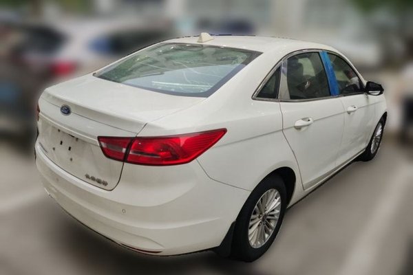 Ford Escort 2017, 65199 км, за 4212 USD - фото 6
