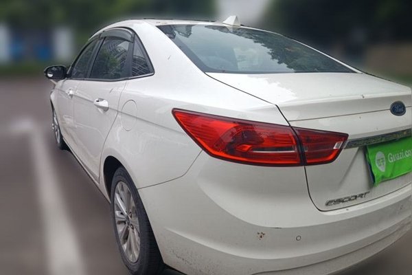 Ford Escort 2017, 68900 км, за 4460 USD