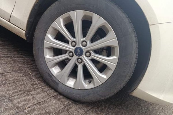 Ford Escort 2017, 68900 км, за 4460 USD - фото 8